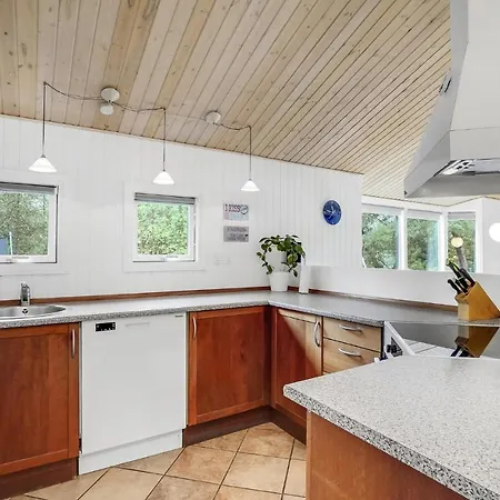 Beautiful Home In Fjerritslev With Sauna בית נופש